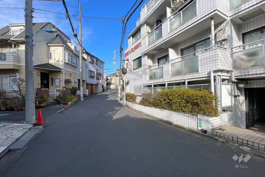 敷地南側の前面道路　