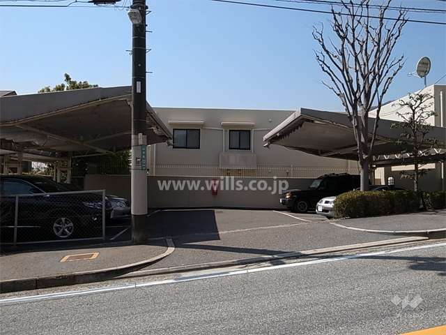 敷地東側にある敷地内駐車場（平面式）