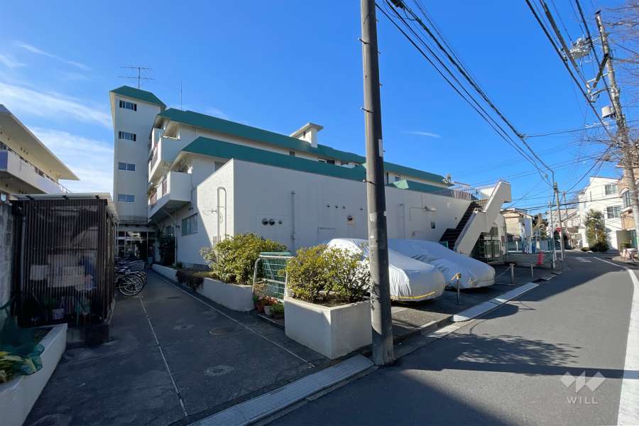 ライオンズマンション新高円寺の外観（北東側から）