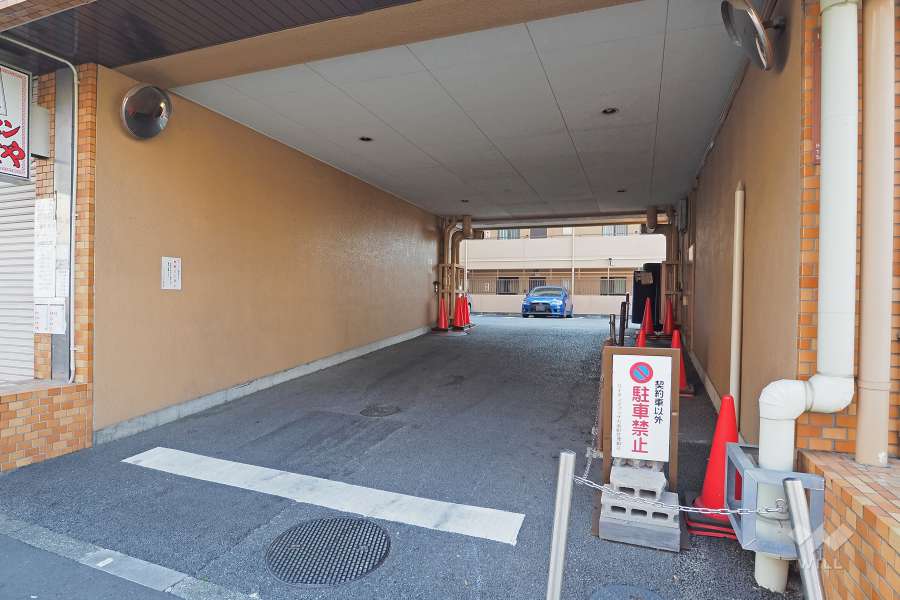 駐車場の出入口