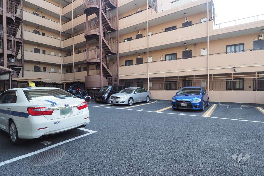 敷地内駐車場（屋外平面式）