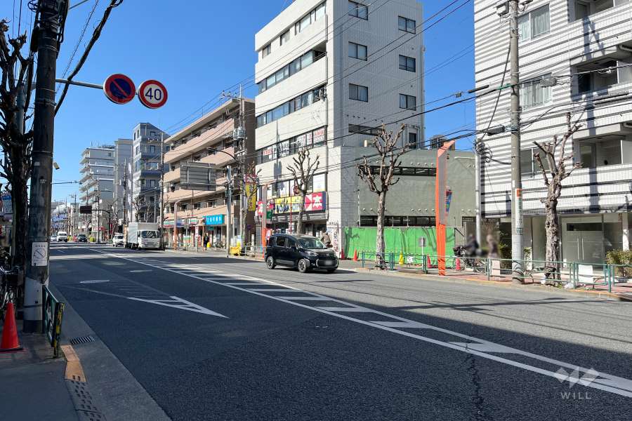 敷地南側の前面道路