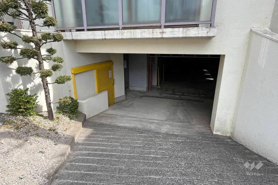 駐車場の出入口