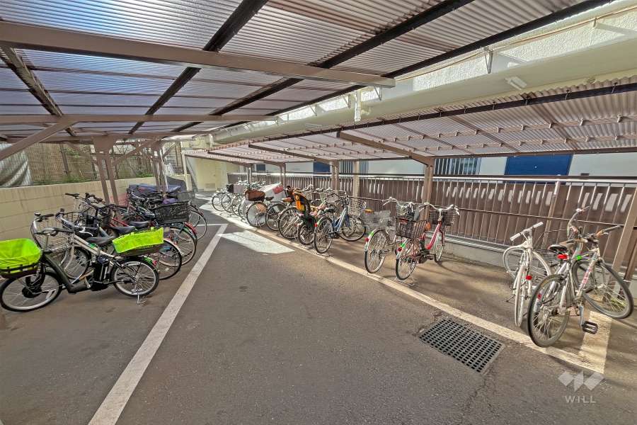 屋内に設けられた駐輪場
