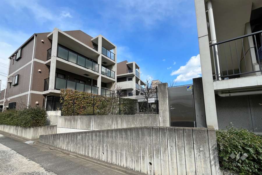 杉並新高円寺ロジュマンの外観（南西側から）