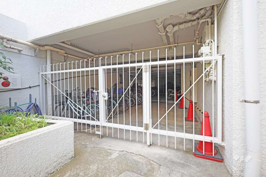 屋内に設けられた駐輪場