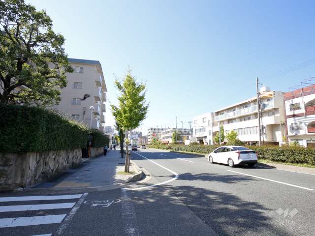 敷地北側は国道2号線に面しています。