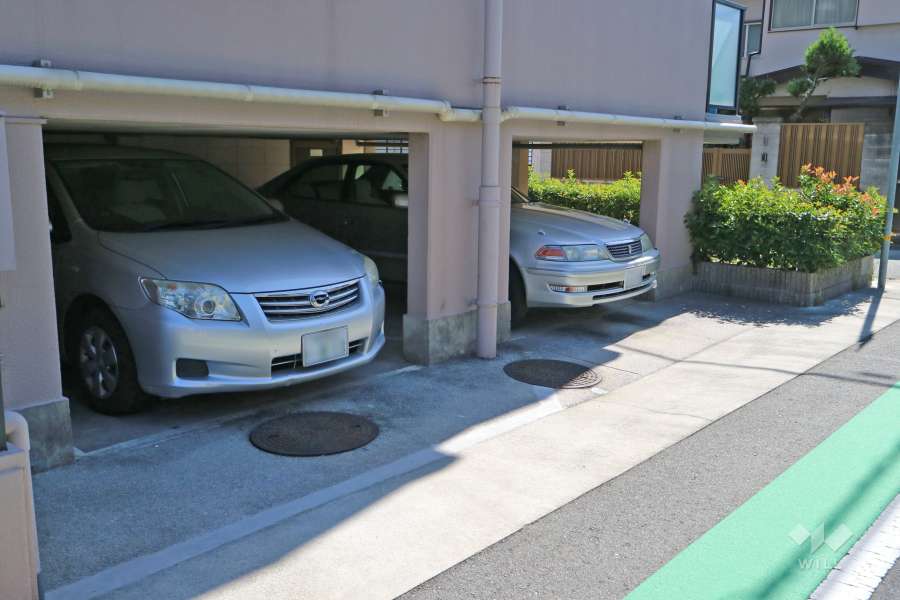 敷地内駐車場（屋内平面式）