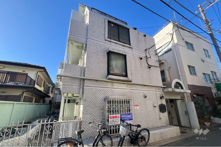 メゾン・ド・ネーフルの外観（南東側から）