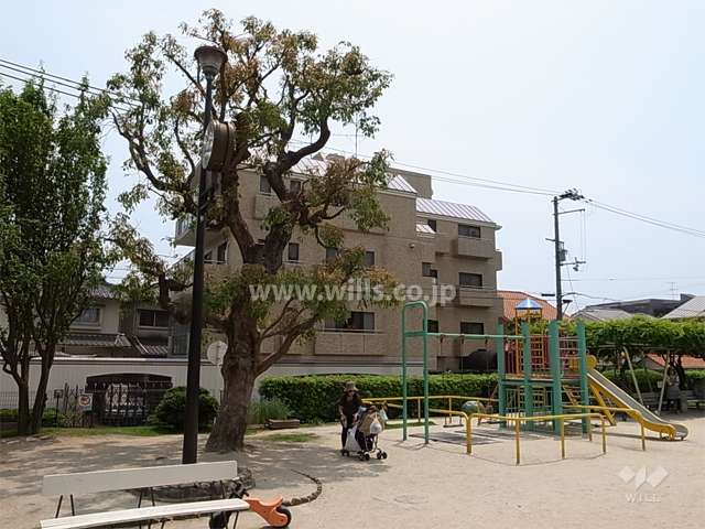 「打出公園」から見たイトーピア芦屋打出小槌町