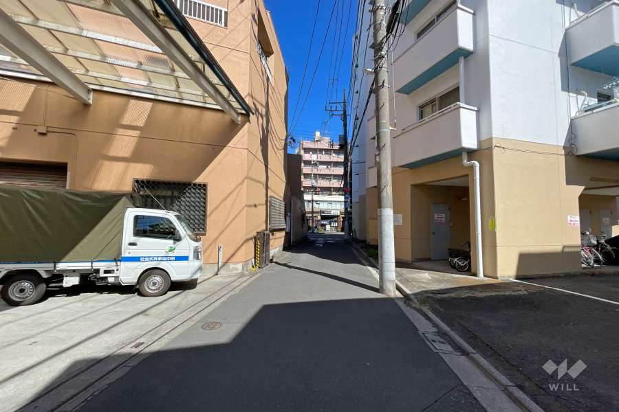 敷地東側の前面道路