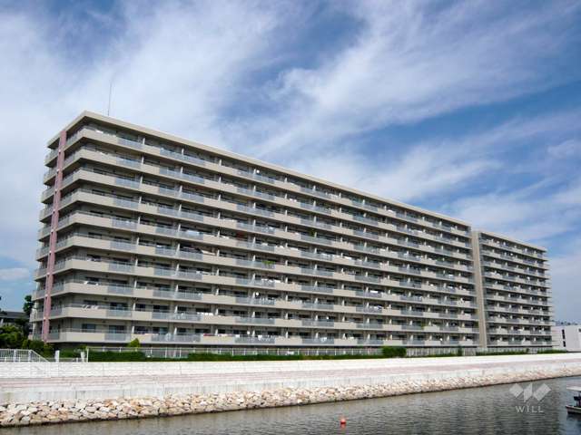 芦屋ハイタウンの外観（南西側から）