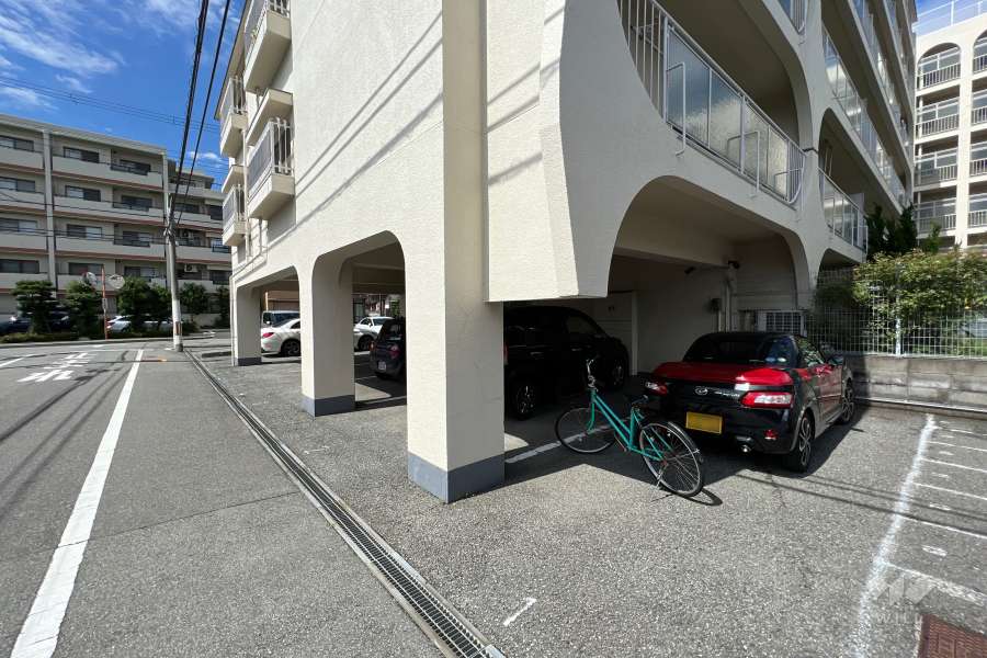 敷地内駐車場（屋内平面式）