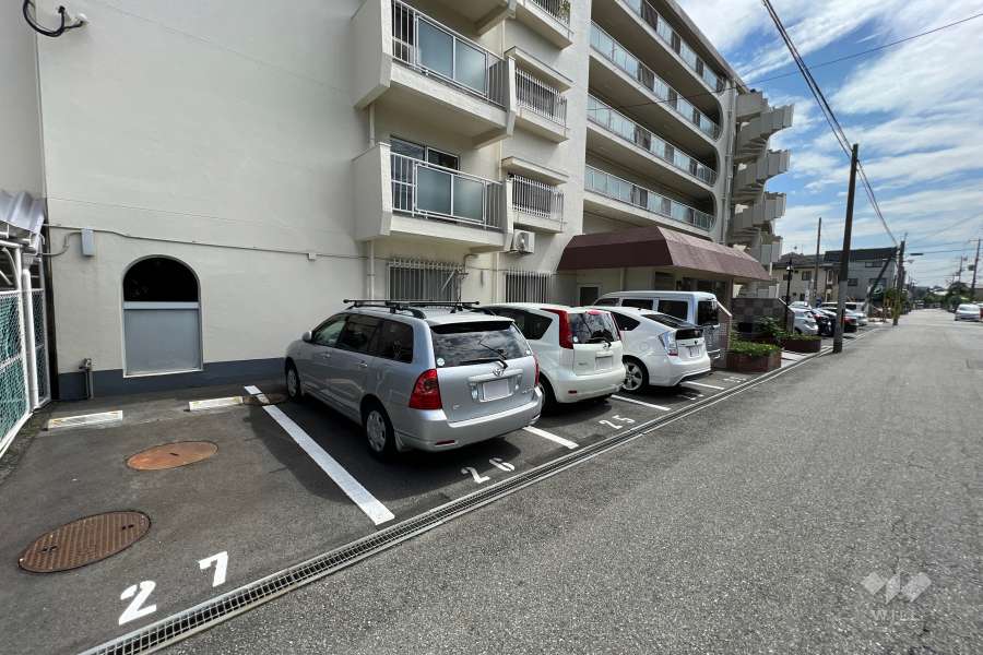 敷地内駐車場（屋外平面式）