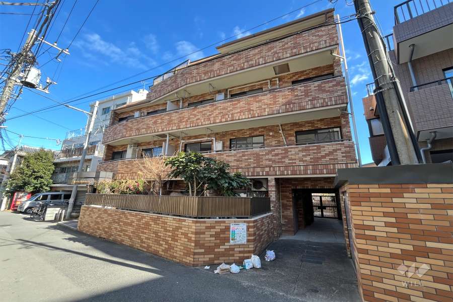 ライオンズマンション代田橋の外観（南西側から）