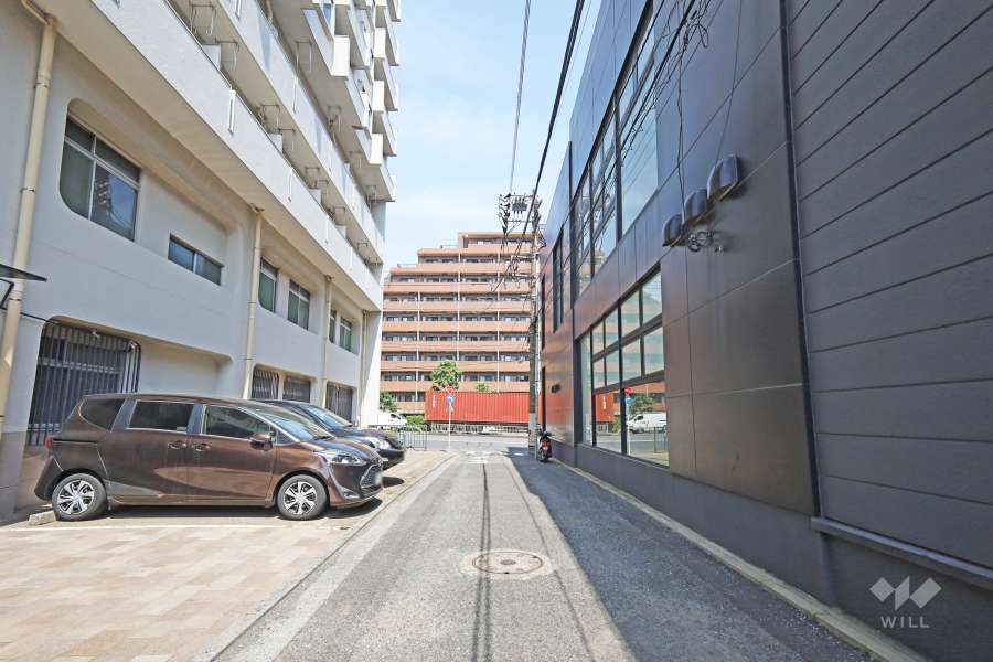 敷地南側の前面道路