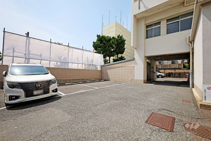 敷地内駐車場（屋外平面式）　