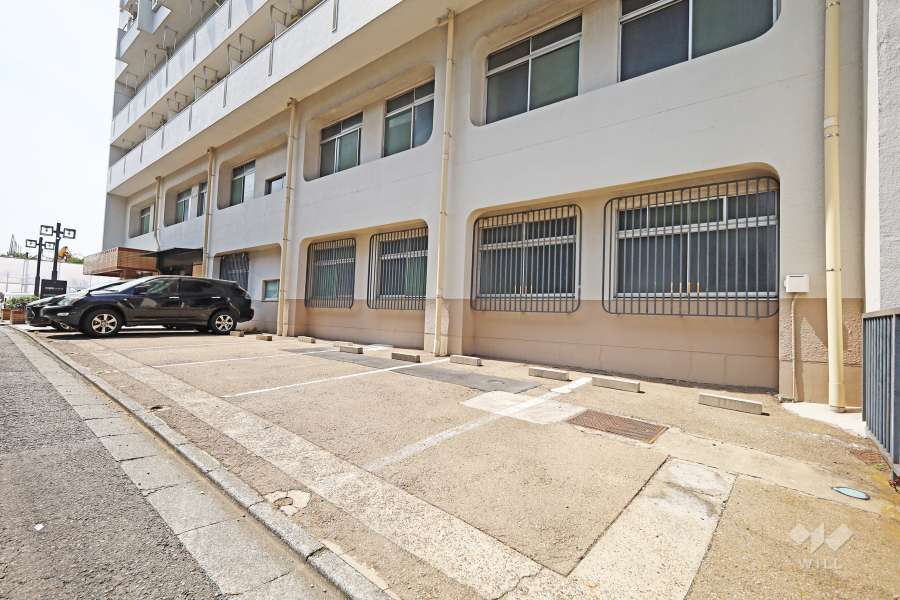 敷地内駐車場（屋外平面式）　　