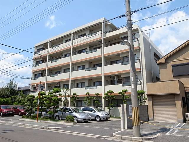 オーブラン芦屋伊勢町の外観（南東側から）