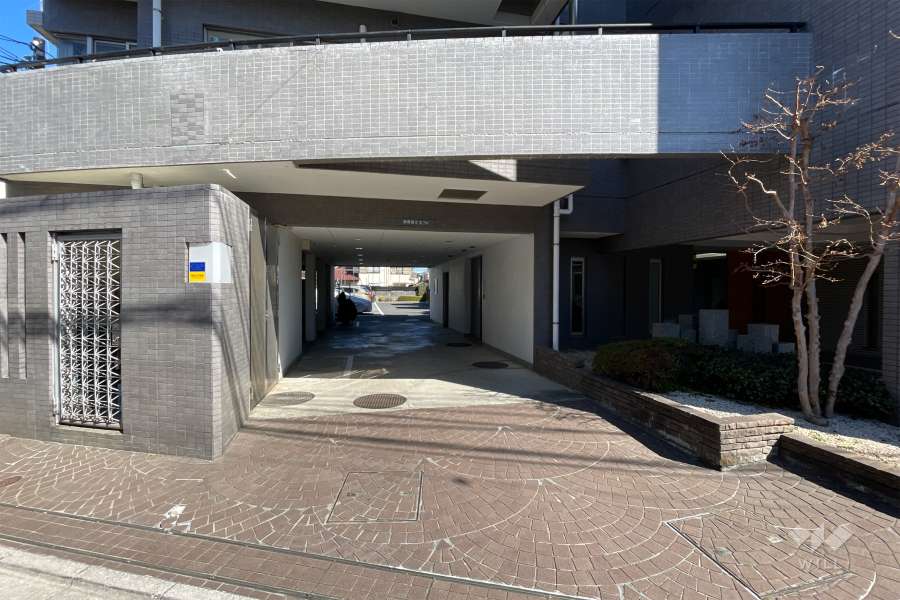 駐車場の出入り口