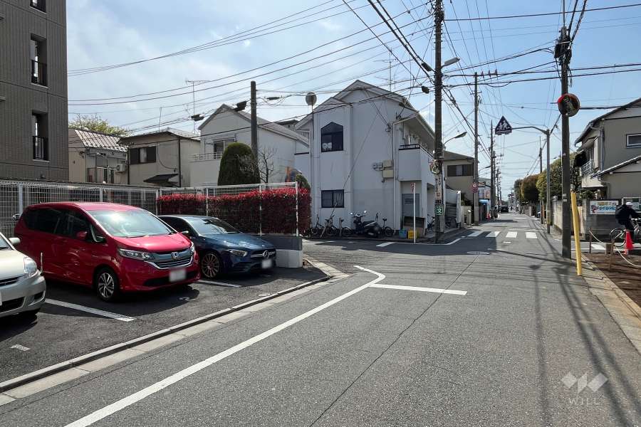 敷地北側の前面道路