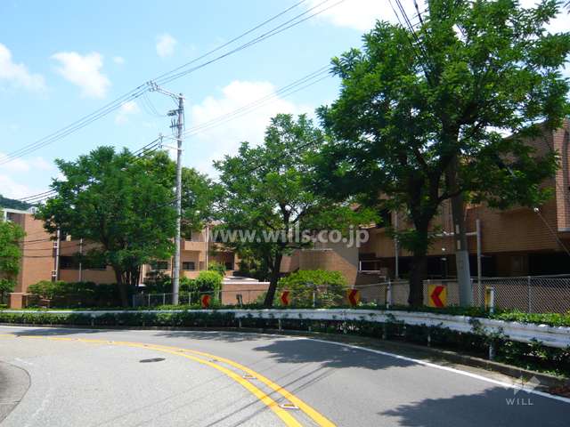 コート芦屋朝日ヶ丘の外観（北側から）