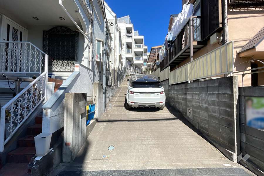 敷地入り口
