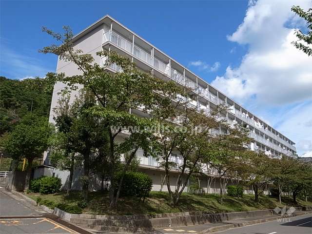 中山五月台住宅23号棟の外観（南西側から）