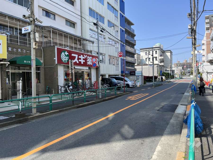 敷地北側の前面道路