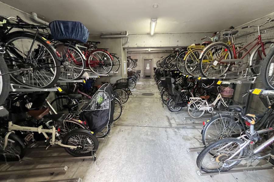 屋内に設けられた駐輪場