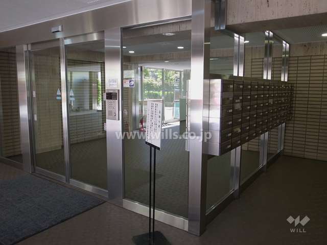 エントランスホール（オートロック付き）