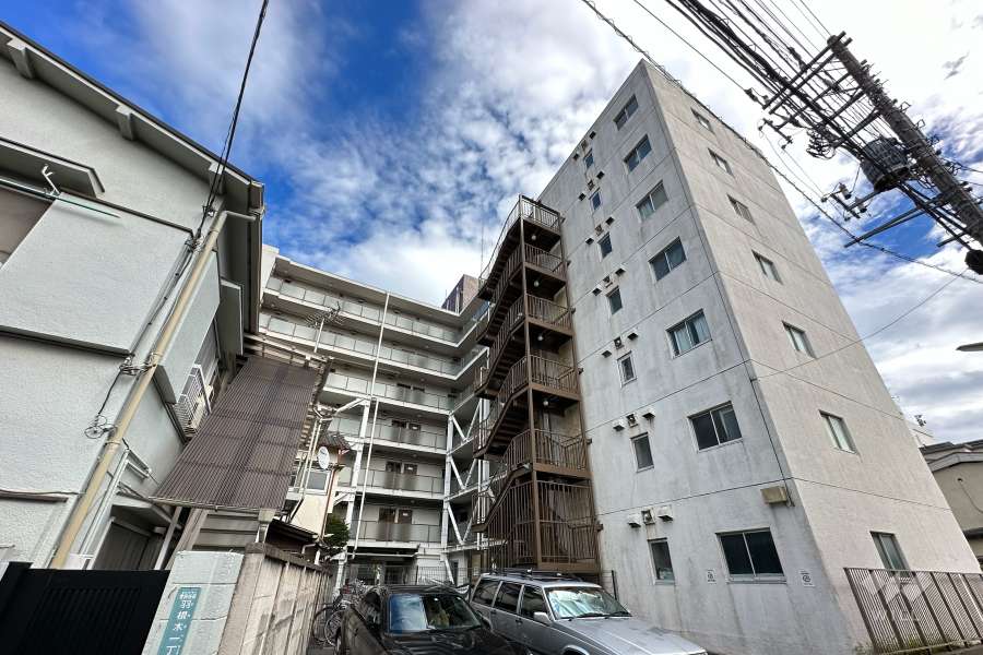 羽根木マンションの外観（北西側から）