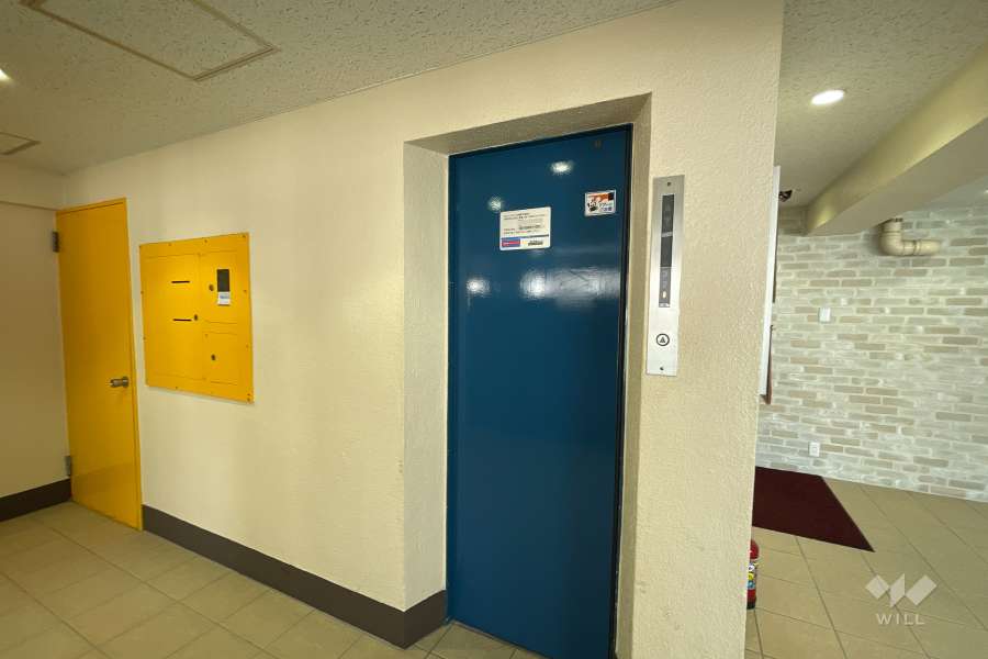 共用のエレベーター
