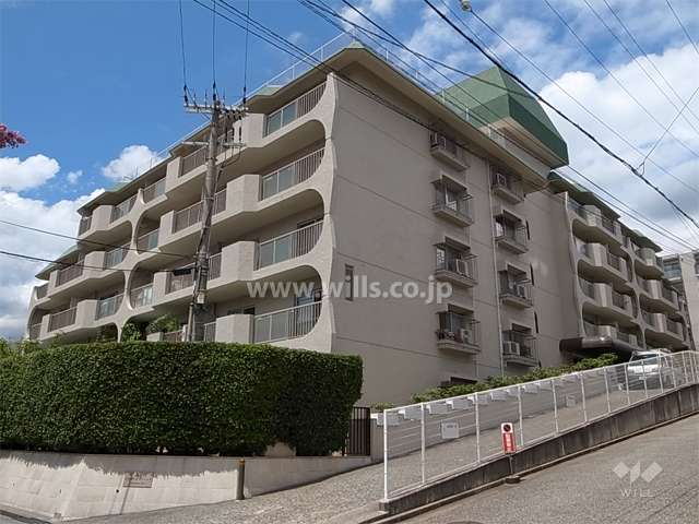 日商岩井芦屋翠ヶ丘マンションの外観（南東側から）