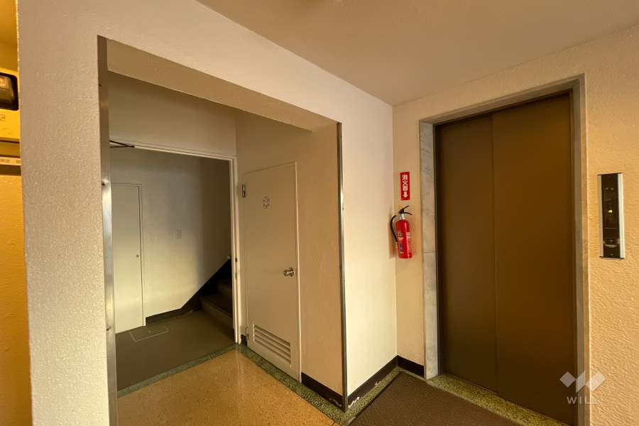 共用のエレベーター