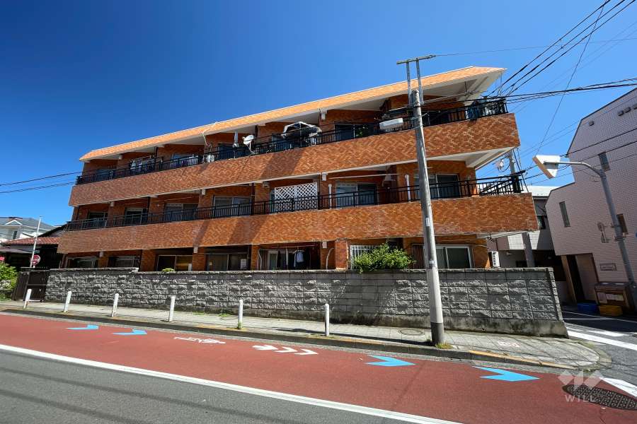 ニューウェルハイツ第2奥沢の外観（南東側から）