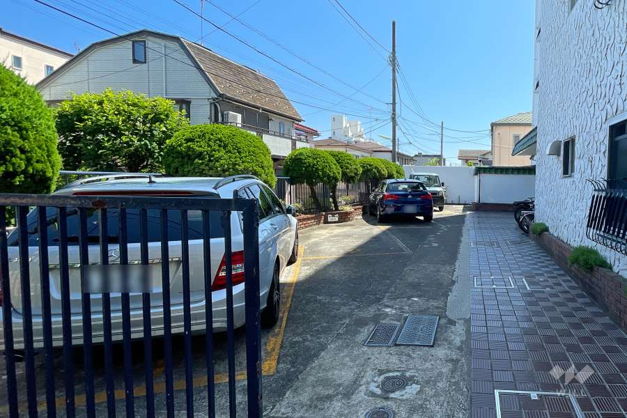 敷地内駐車場（屋外平面式）