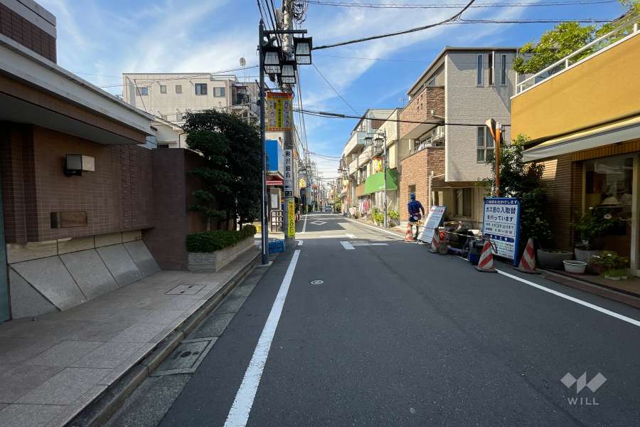 敷地北側の前面道路