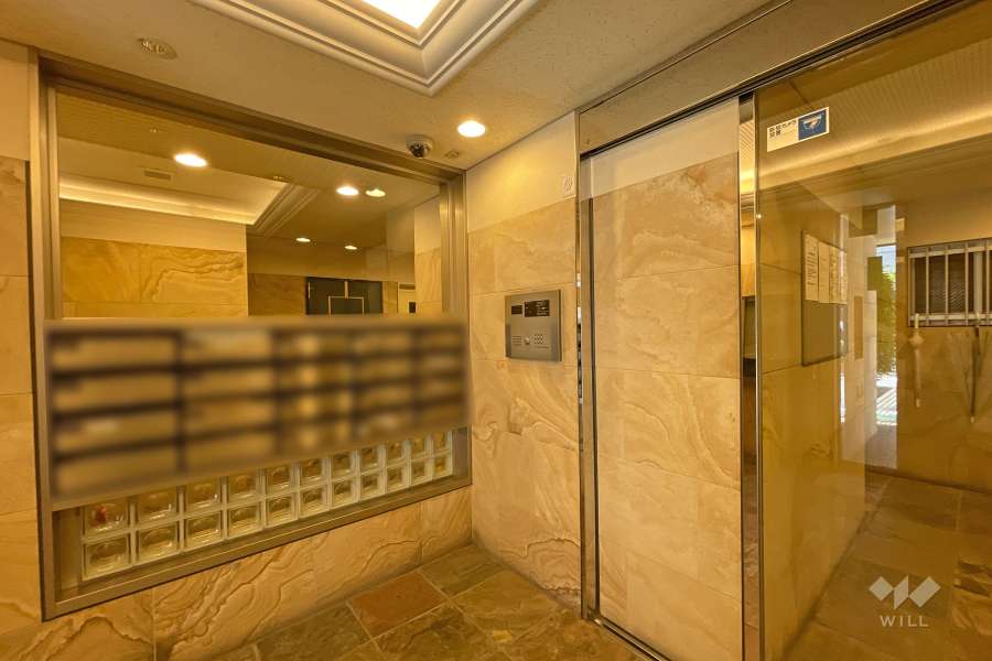 エントランスはオートロック付きです。