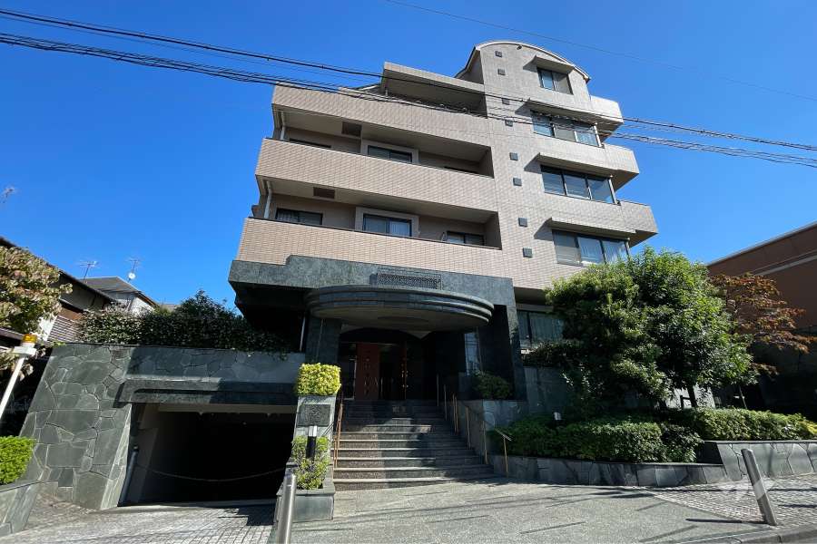 ディアナコート自由が丘の外観（北西側から）