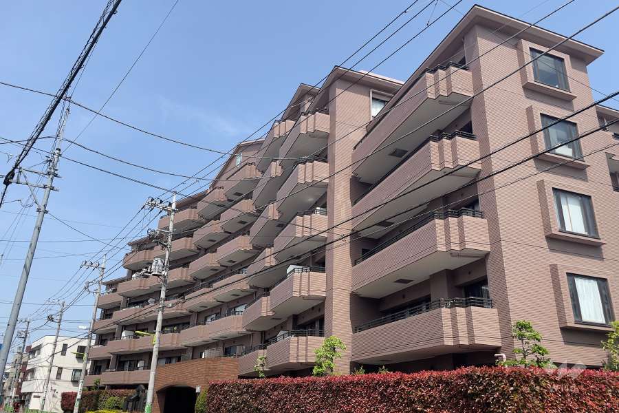 朝日エンブレム奥沢の外観（南東側から）