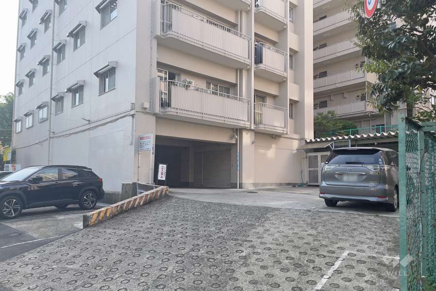 駐車場の出入り口　