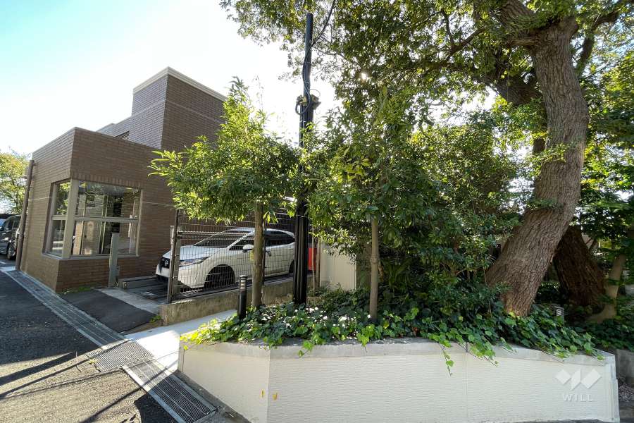 グランスイート岡本の外観（北側から）