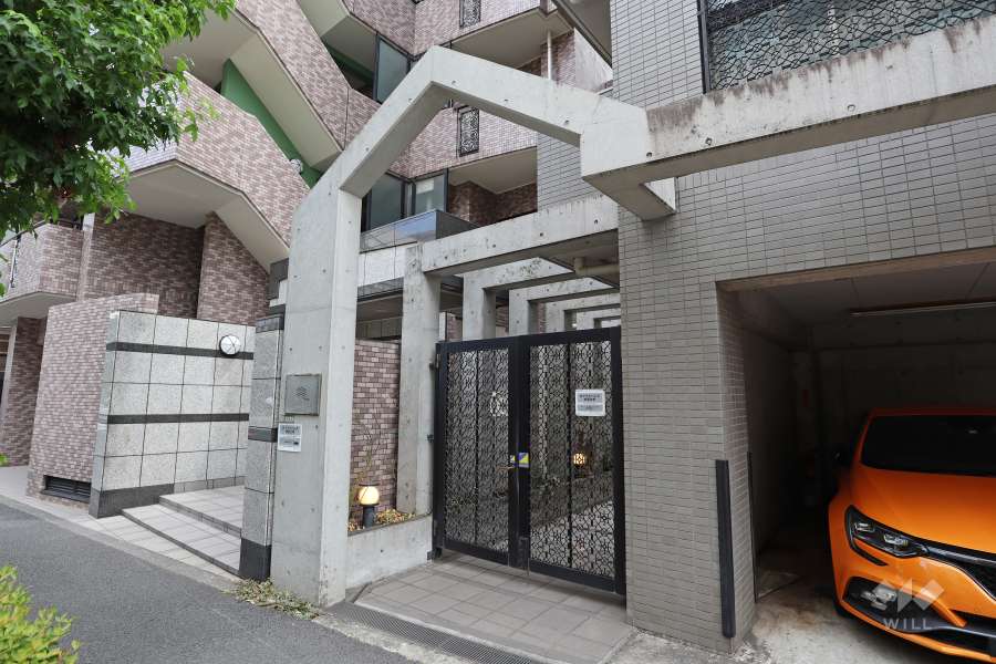敷地入り口