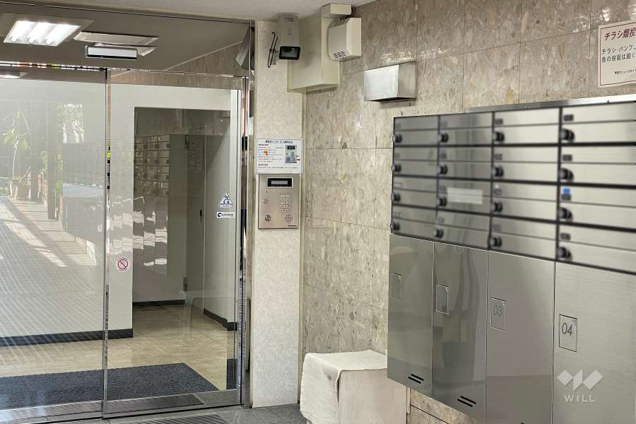 エントランスはオートロック付きです