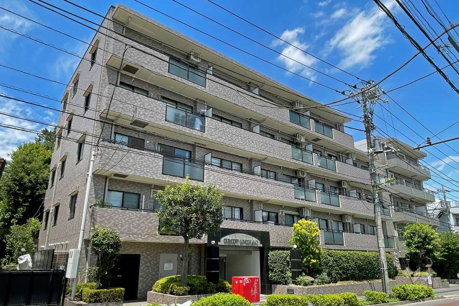 クレッセント三軒茶屋2の外観（南西側から）