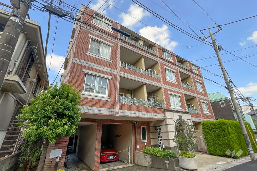 スターロワイヤル下馬の外観（南西側から）