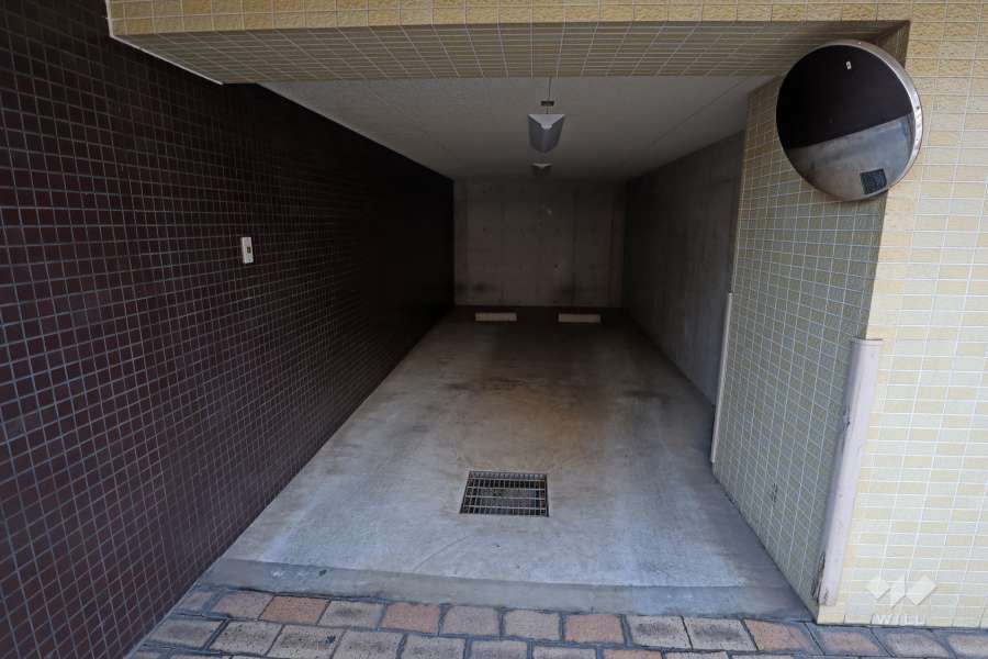 敷地内駐車場（屋内平面式）