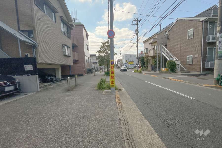 敷地北西側の前面道路