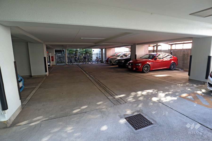 敷地内駐車場(屋内平面式)